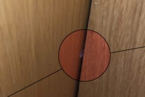 señales marca plástico en puertas para robar