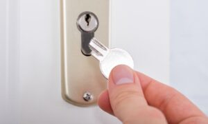 Llave rota cerradura