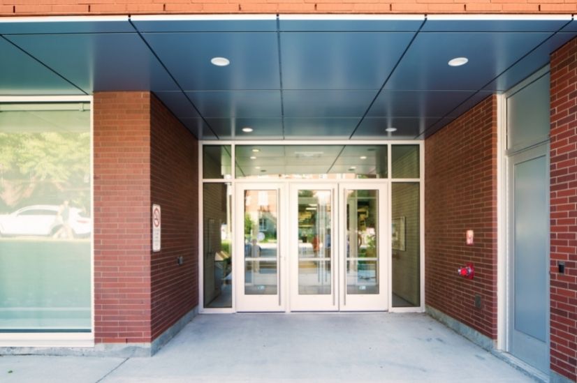 puerta-comunidad-abierta